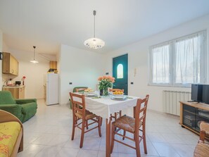 Dining - Apartment Anna by Interhome (Marina di Massa)