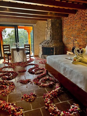 Ameublement personnalisé, bureau, Wi-Fi gratuit