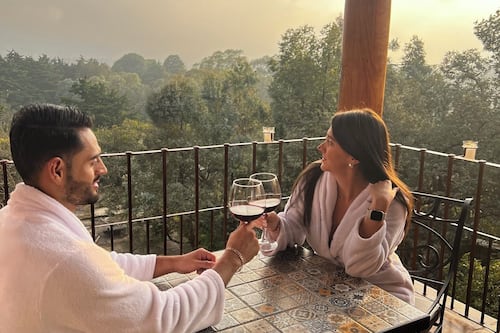 Suite, vistas a la montaña | Mobiliario individual, escritorio, wifi gratis