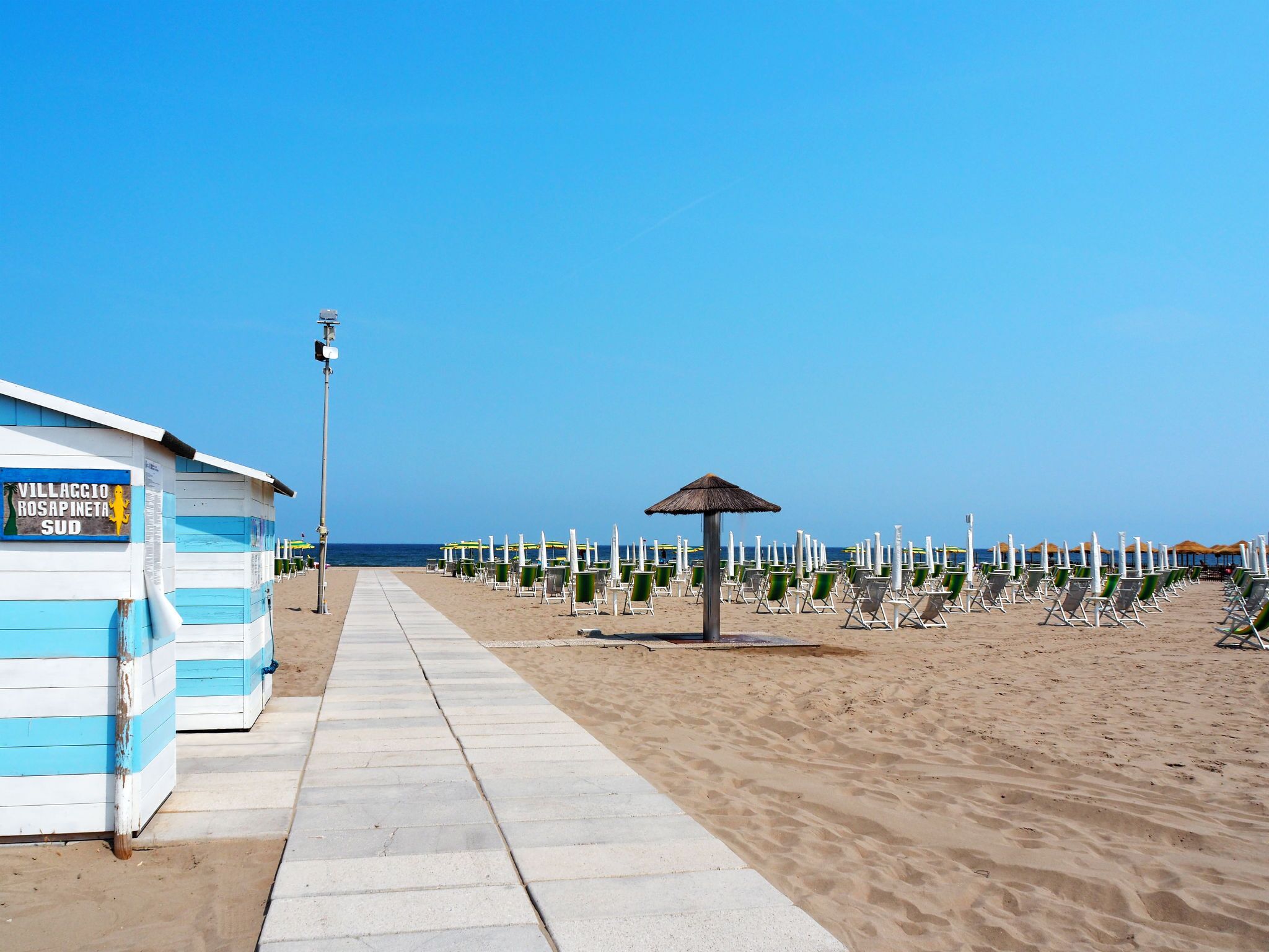 Una spiaggia nelle vicinanze