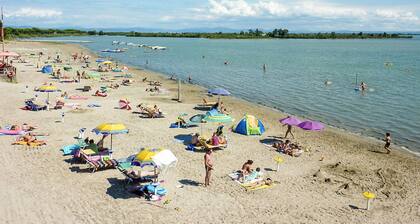 Green Holiday (GDO201) by Interhome