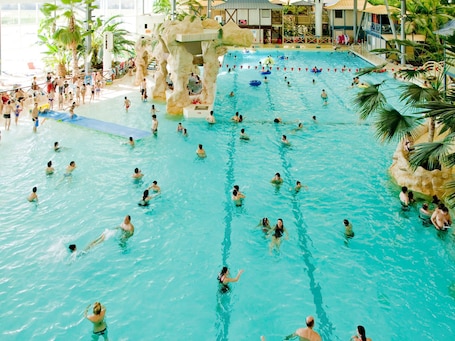 Pool. Les Coteaux de Jonzac by Interhome