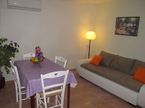 TV - Apartment Lukeni by Interhome (Vinjerac)