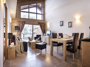 Dining - Kalinda Village 5* by Interhome (Tignes)