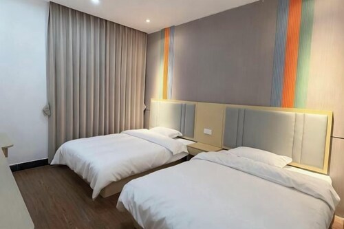 Foshan Meek Hotel (Flatland Cloth Market Cowboy City)