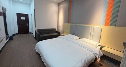 Foshan Meek Hotel (Flatland Cloth Market Cowboy City)