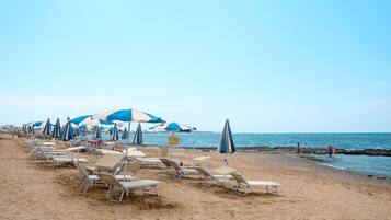 Una spiaggia nelle vicinanze