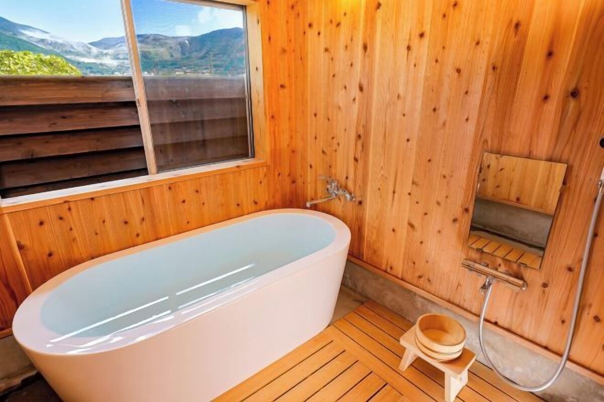 Bathroom | Free toiletries, hair dryer, bidet, soap