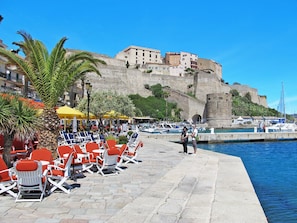 Outdoor dining - studio 2 pers 23/25m² by Interhome (Calvi)