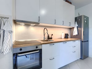 Fridge, microwave, oven, dishwasher