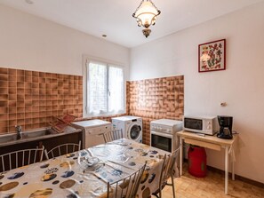 Refrigerador, microondas, horno y lavavajillas 