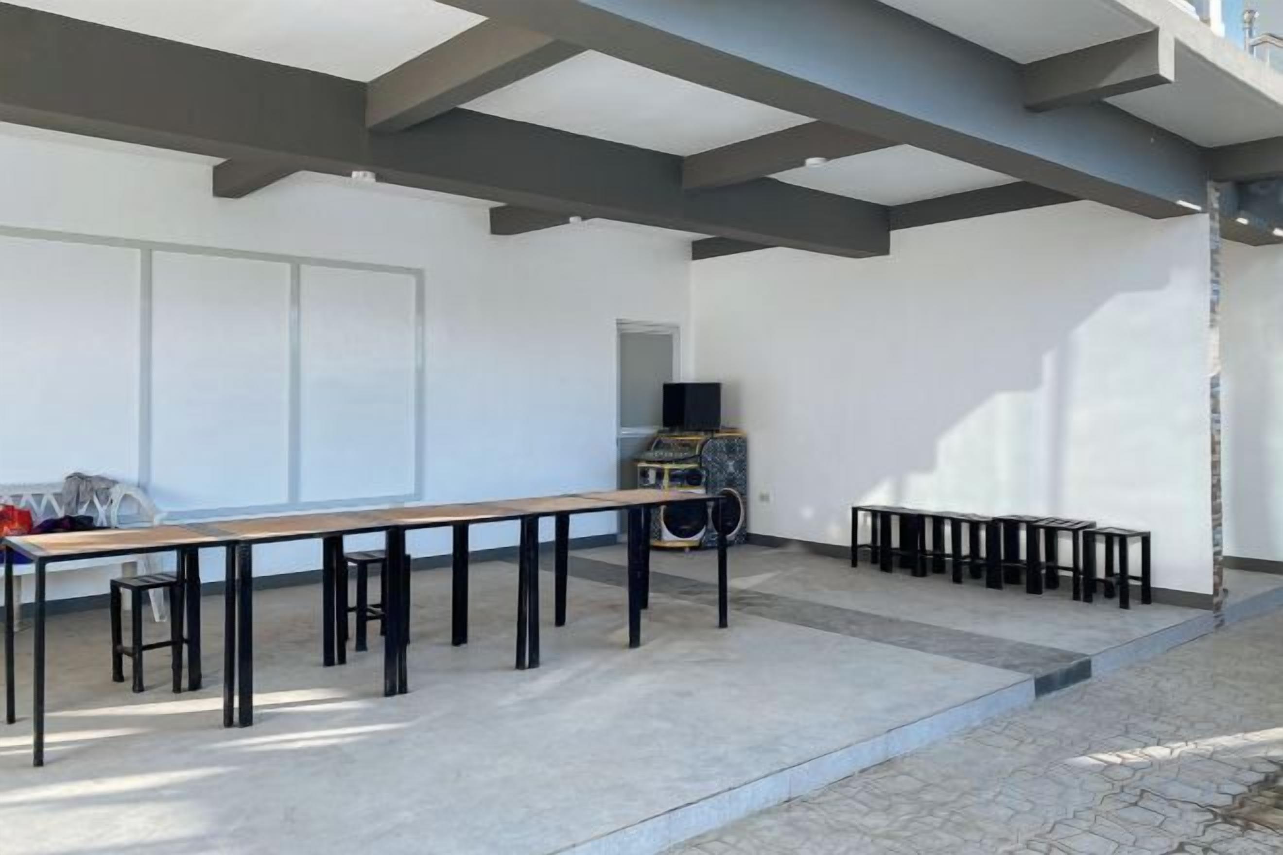 تناول الطعام بالخارج