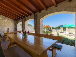 Outdoor dining