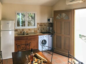Fridge, microwave, dishwasher, toaster