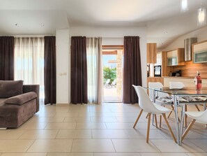 TV - Florens by Interhome (Rovinj)