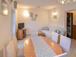 TV - Apartment Ana by Interhome (Brač/Supetar)