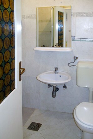 Bathroom - Apartment Pineta by Interhome (Rovinj)