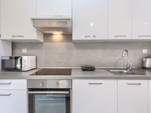 Fridge, microwave, oven, dishwasher - Kristina by Interhome (Poreč/Kaštelir)