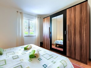 5 chambres, fer et planche à repasser, Wi-Fi