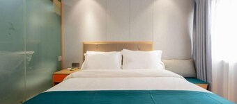 Aige Hotel (Shenzhen Bao'an Fanshen Subway Station)