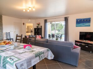 Dining - Au Romarin by Interhome (Bagnols en Forêt)