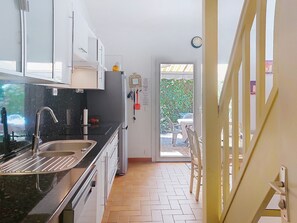 Frigorifero, microonde, forno, tostapane