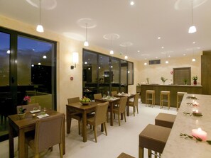 Dining - Le Domaine de St. Endréol Golf & Spa by Interhome (La Motte en Provence)