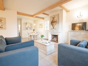 Télévision, cheminée