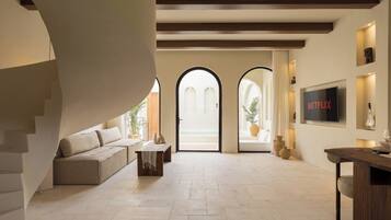 Romantic Villa, 1 King Bed, Pool View | Living area