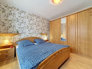 2 slaapkamers, een strijkplank/strijkijzer, wifi