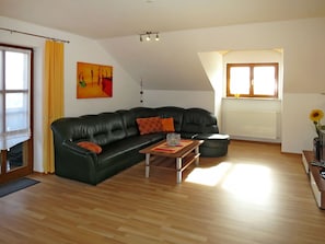 TV, DVD player - Freisinger by Interhome (Bischofsmais)