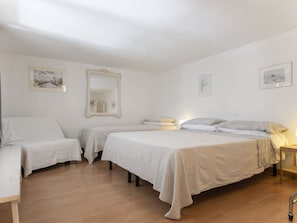 3 slaapkamers, een strijkplank/strijkijzer, wifi