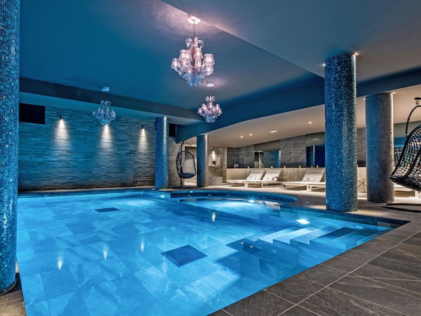 Piscine couverte, piscine chauffée
