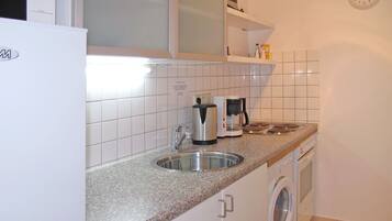 Réfrigérateur, micro-ondes, four, grille-pain