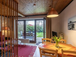 Een televisie en een dvd-speler