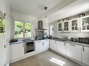 Køleskab, mikrobølgeovn, ovn, opvaskemaskine