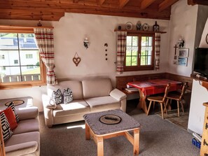 TV - Muotta Sulegl 4 by Interhome (Laax)