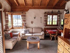 TV - Muotta Sulegl 4 by Interhome (Laax)