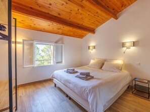 4 chambres, bureau, fer et planche à repasser, Wi-Fi