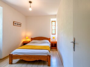 2 habitaciones, tabla de planchar con plancha y wifi 