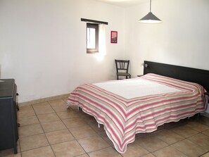 1 quarto, ferros/tábuas de passar roupa, Wi-Fi