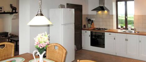 Frigorifero, microonde, forno, lavastoviglie