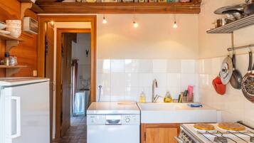 Frigorifero, microonde, forno, lavastoviglie