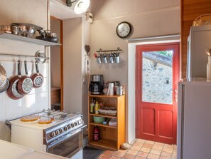 Kühlschrank, Mikrowelle, Ofen, Geschirrspüler