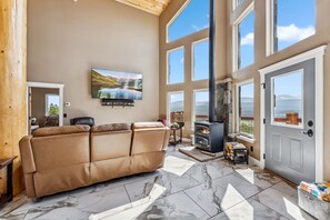 TV, caminetto, studio