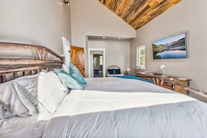 2 habitaciones, escritorio, tabla de planchar con plancha y wifi 
