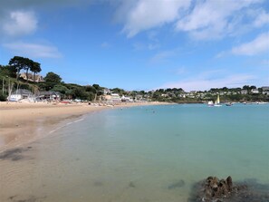 Beach nearby - La Pailloussette by Interhome (Cancale)
