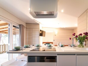 冰箱、微波炉、洗碗机、烤面包机