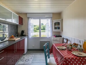 Kühlschrank, Mikrowelle, Ofen, Toaster