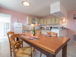 Dining - Les Azalées by Interhome (Ploumilliau)